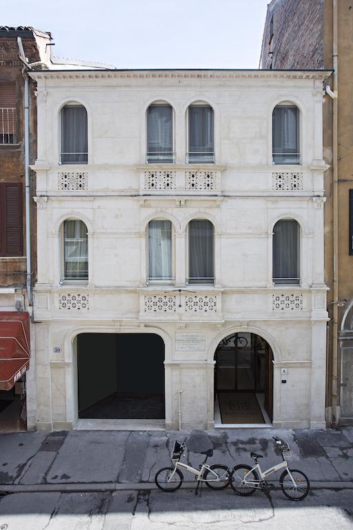 Borgoleoni 18 - Room And Breakfast Ferrara Eksteriør billede