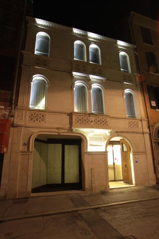 Borgoleoni 18 - Room And Breakfast Ferrara Eksteriør billede